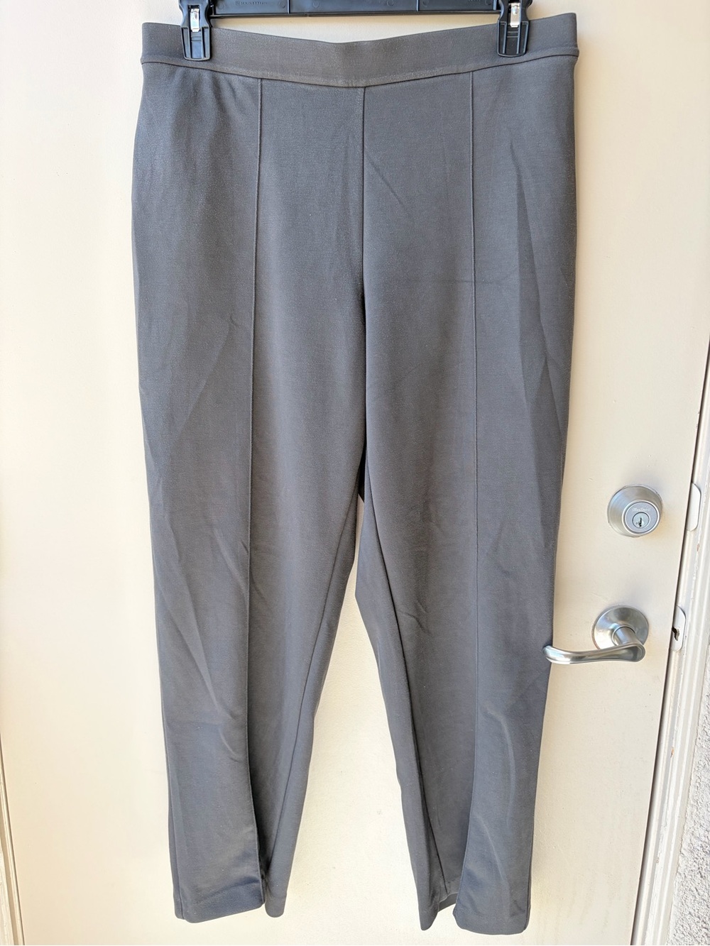 Uniqlo Women’s Gray Stretch Ponte Pants